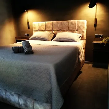 Apartment House Of Silence *